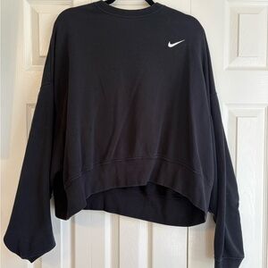 Nike Women's Black Crewneck Sweatshirt